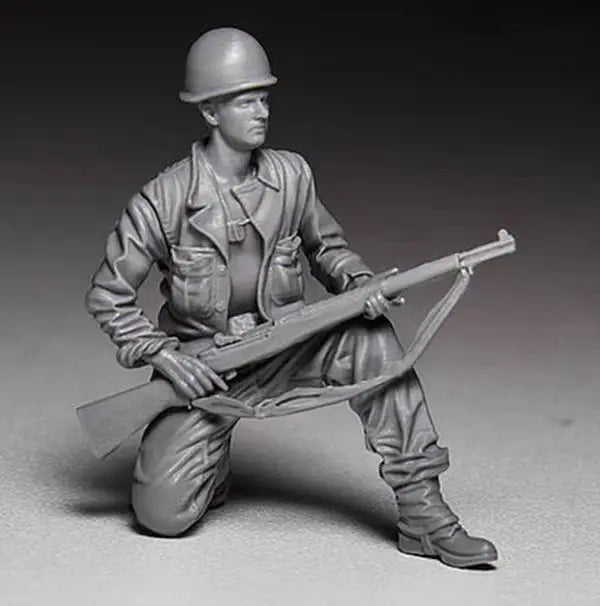1/35 WWI Infantry Kneeling with Rifle and Bayonet, Resin Model Figure Kit, Unassembled and Unpainted