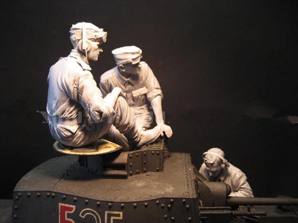 1/16 WWII German Panzer Crew at Hatches, 7 Figures, Resin Model Figure Kit, Unassembled and Unpainted