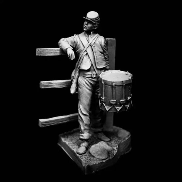 1/24 Modern Period Gentleman with Drum, Resin Model Figure Kit, Unassembled and Unpainted