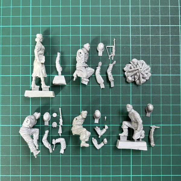 1/35 WWII Finnish Soldiers, 5 Figures, Resin Model Figure Kit, Unassembled and Unpainted