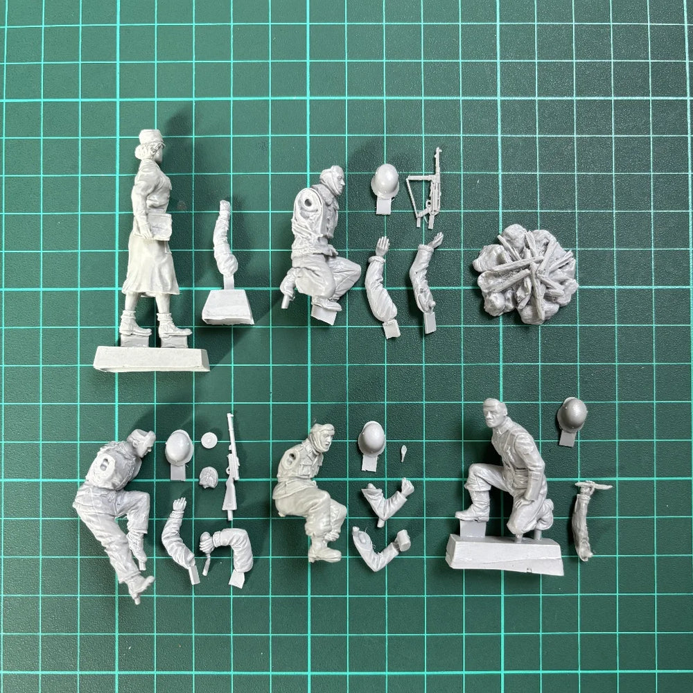 1/35 WWII Finnish Soldiers, 5 Figures, Resin Model Figure Kit, Unassembled and Unpainted
