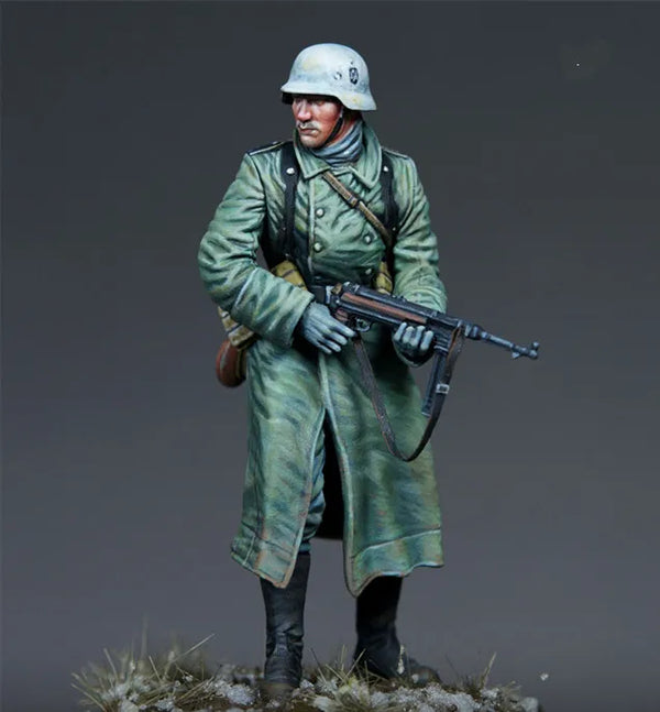 1/16 WWII German Infantry Rifleman Standing Alert, Resin Model Figure Kit, Unassembled and Unpainted