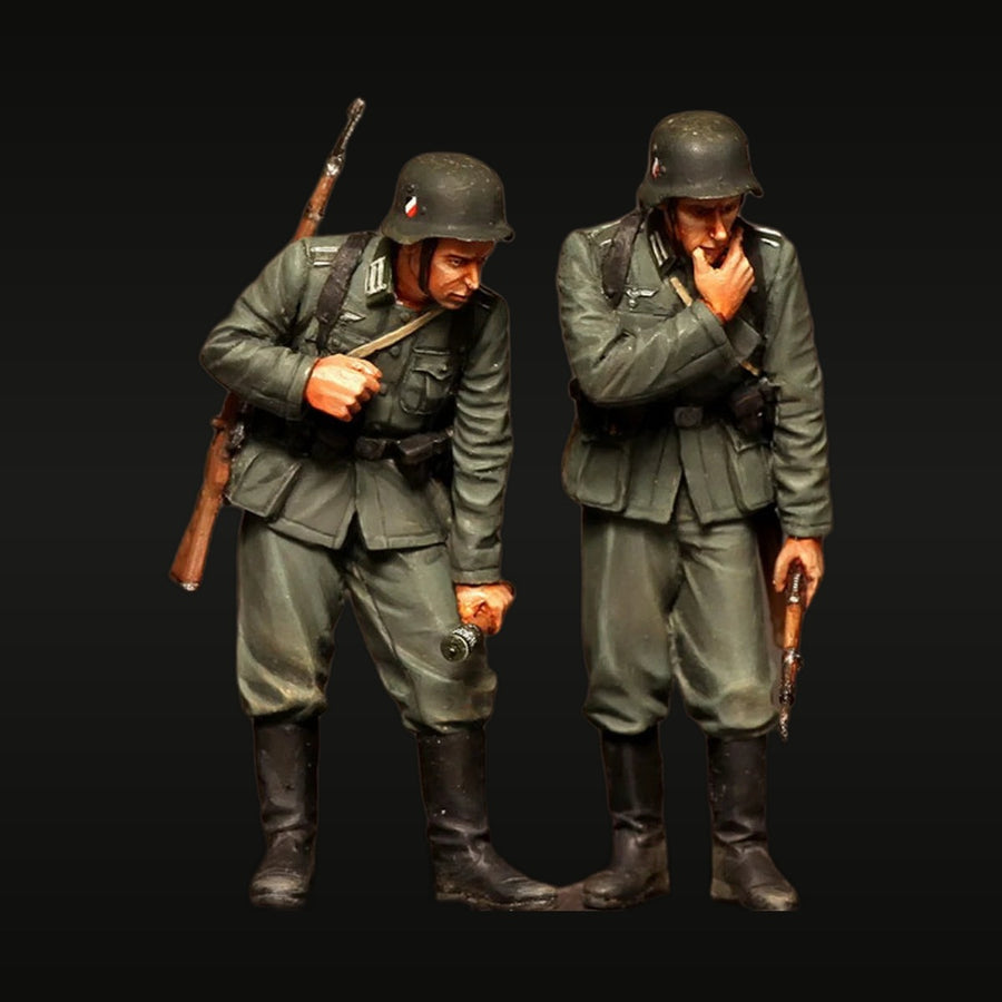 WWII German Wehrmacht NCO and Soldier with K98 Rifle 1/35 Resin Figure Kit - unpainted resin model kit