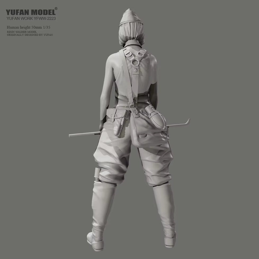 Fantasy Female Adventure Explorer with Staff 1/35 Resin Figure Kit - resin model view 4