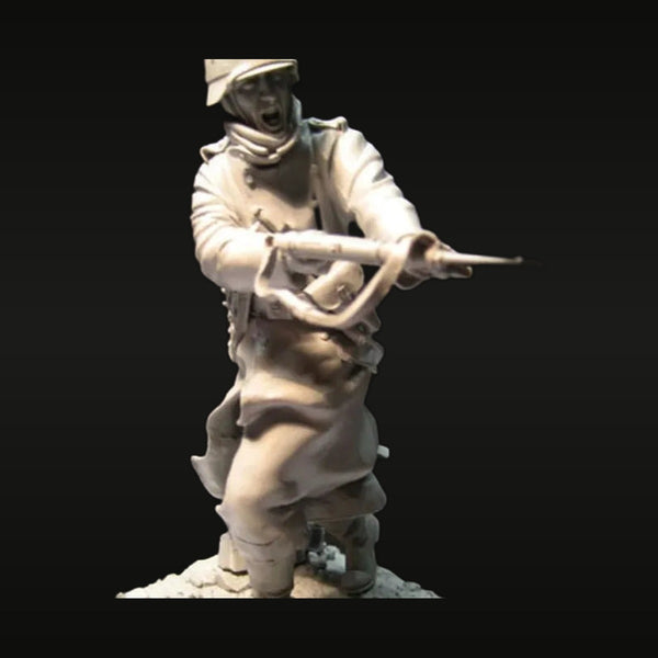 WWII German Soldier Winter Parka with MP40 1/16 Resin Figure Kit