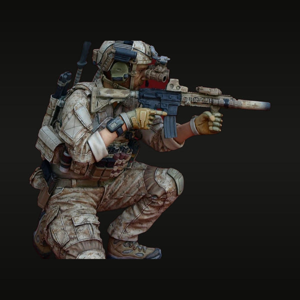 Modern US Special Forces Operator M4 Carbine Desert Camo 1/16 Resin Figure Kit