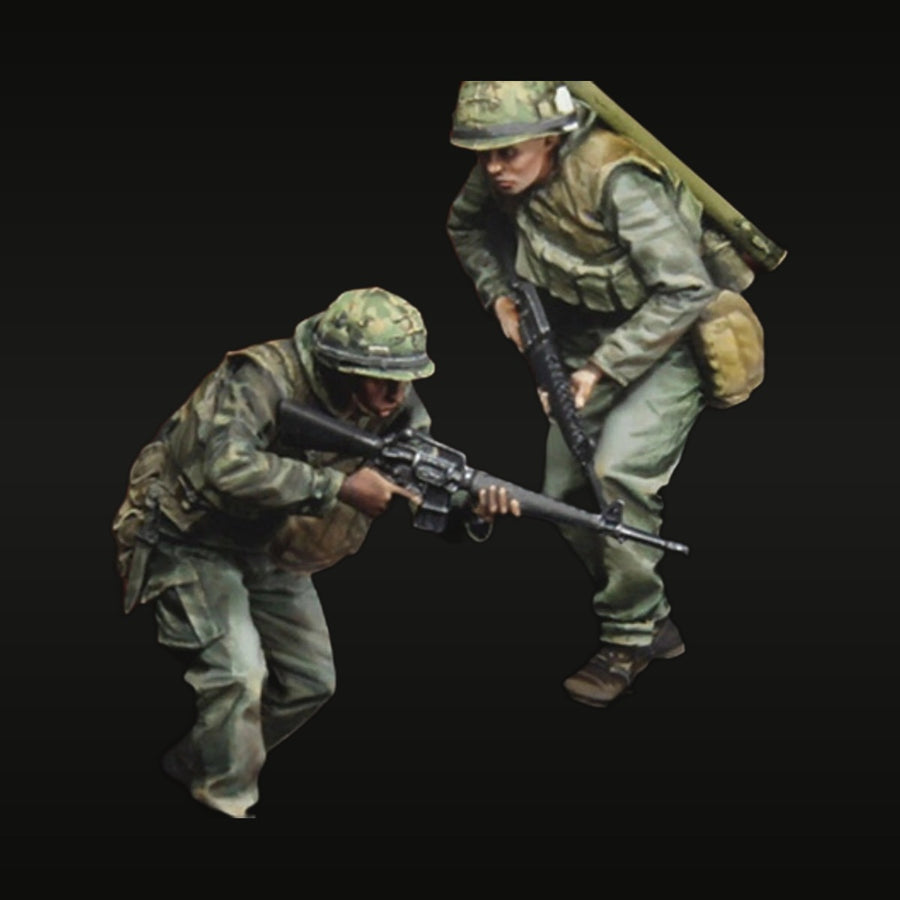 Vietnam War US Army Soldiers with M16 Rifles 1/35 Resin Figure Kit - unpainted resin model kit