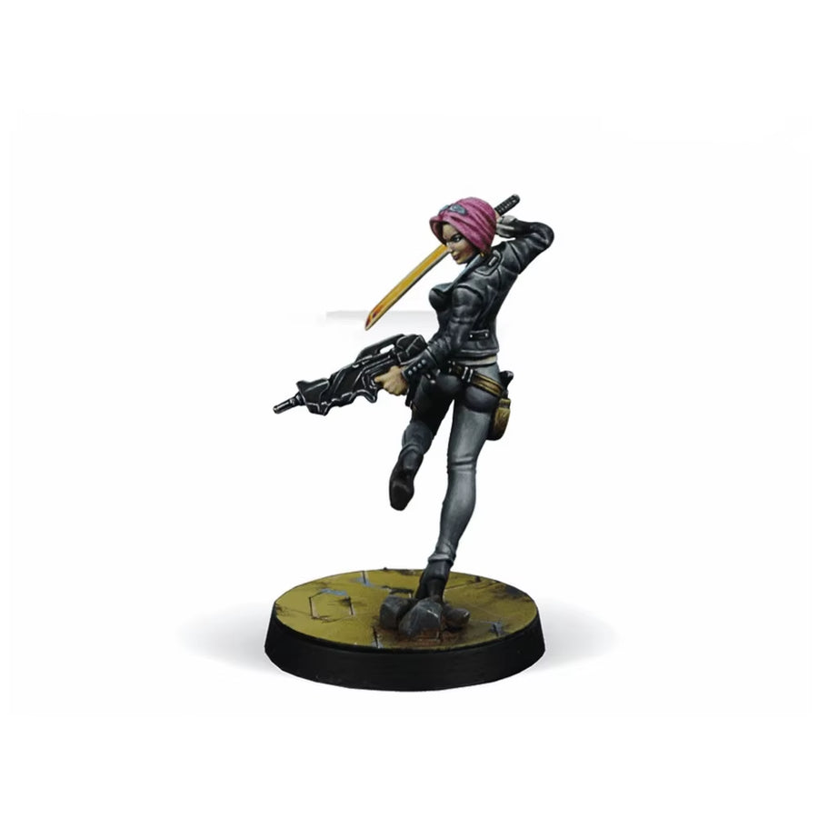 Cyberpunk Female Warrior with Poleaxe Purple Hair 28mm Resin Figure Kit - resin model view 3