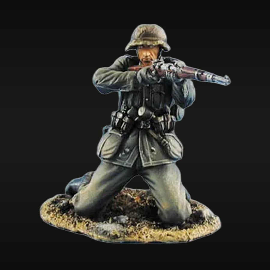 WWII German Kneeling Soldier with Rifle 1/35 Resin Figure Kit - unpainted resin model kit