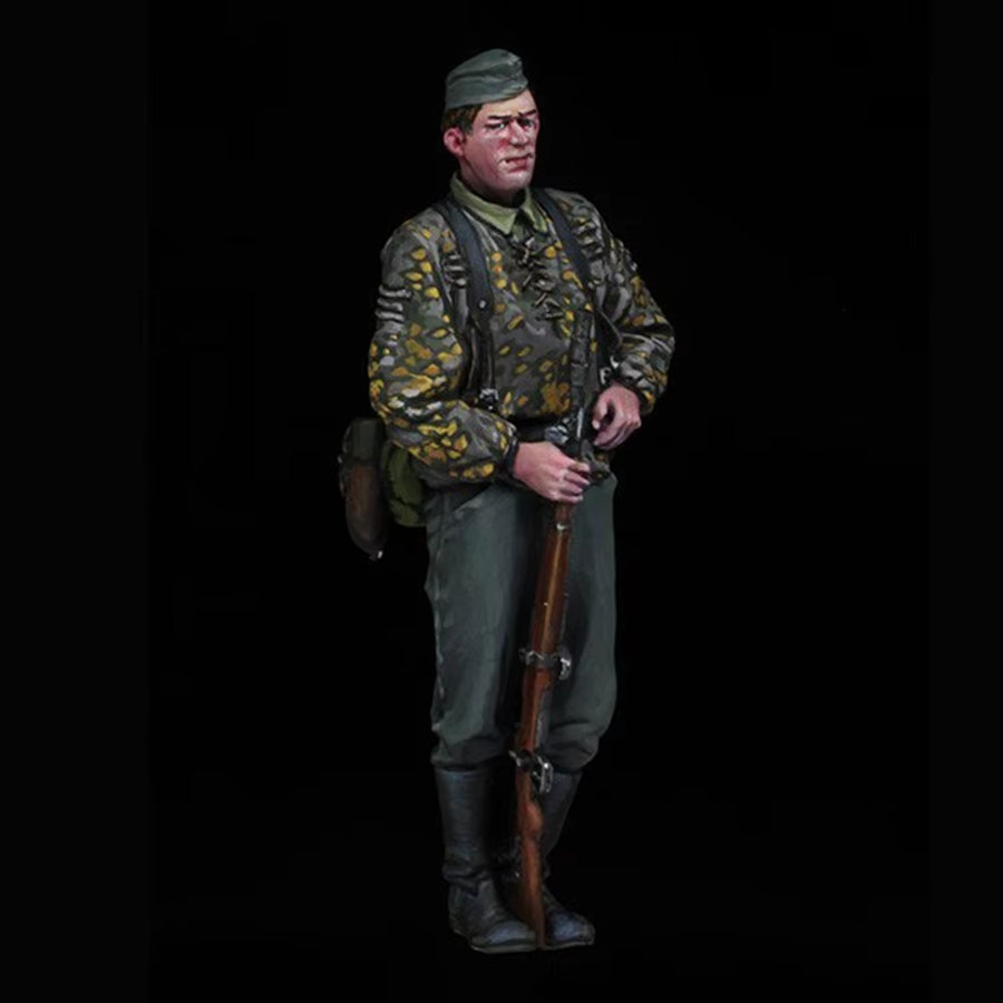 WWII German Panzergrenadier Splinter Camo MP40 1/35 Resin Figure Kit - resin model view 2