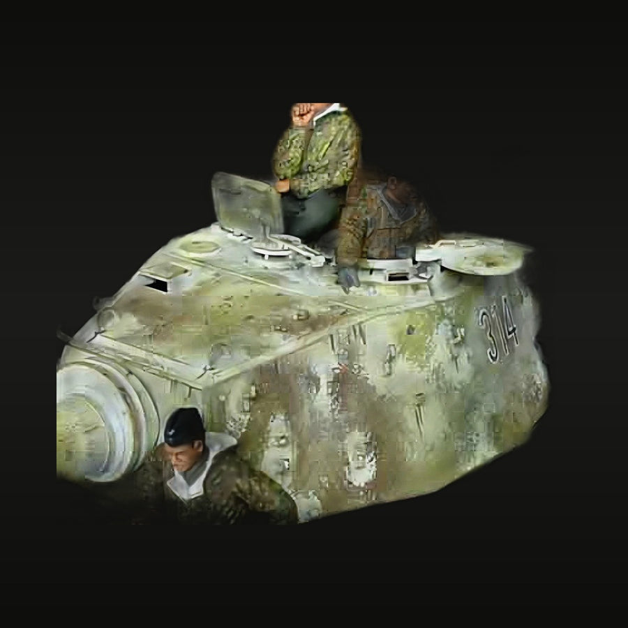 WWII Soviet T-34 Tank Crew Diorama Set 1/35 Resin Kit - unpainted resin model kit