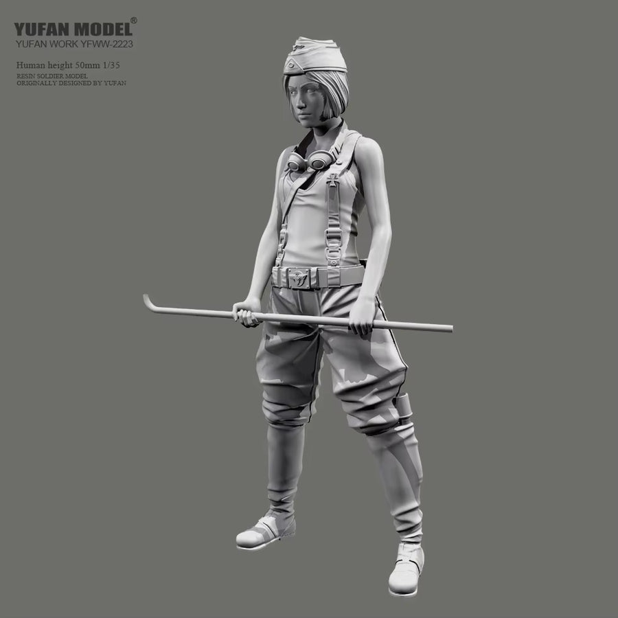 Fantasy Female Adventure Explorer with Staff 1/35 Resin Figure Kit - resin model view 3