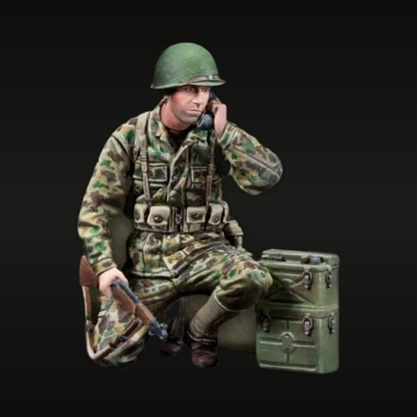 WWII US Army Infantry Soldier with Field Telephone 1/35 Resin Figure Kit