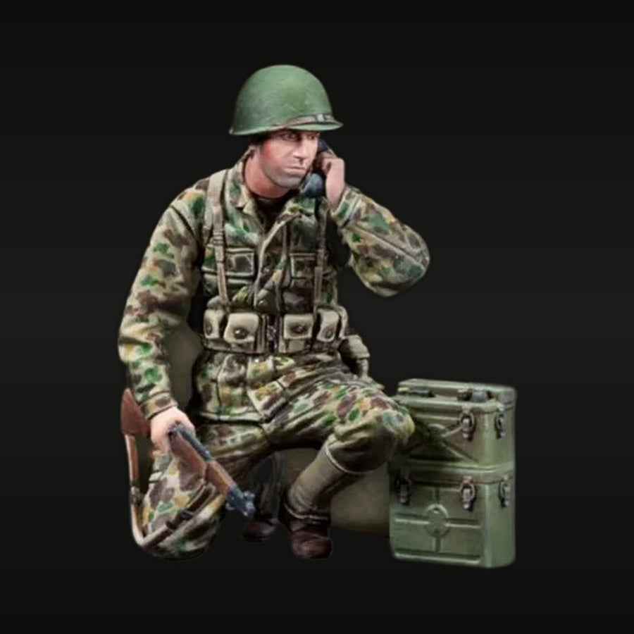 WWII US Army Infantry Soldier with Field Telephone 1/35 Resin Figure Kit - unpainted resin model kit