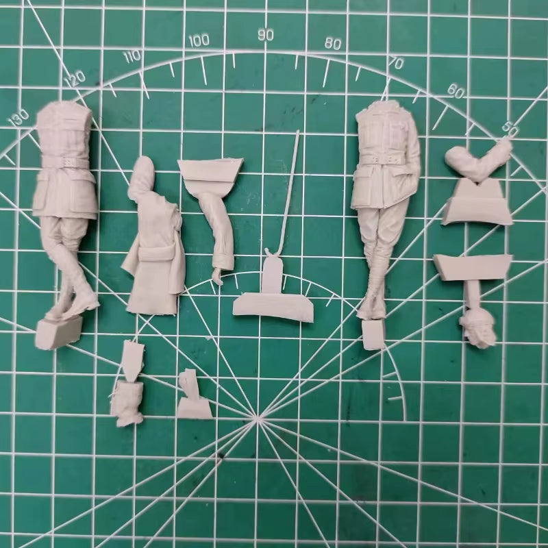 WWI French Fighter Pilot with Flight Helmet Set 1/32 Resin Figure Kit - resin model view 2