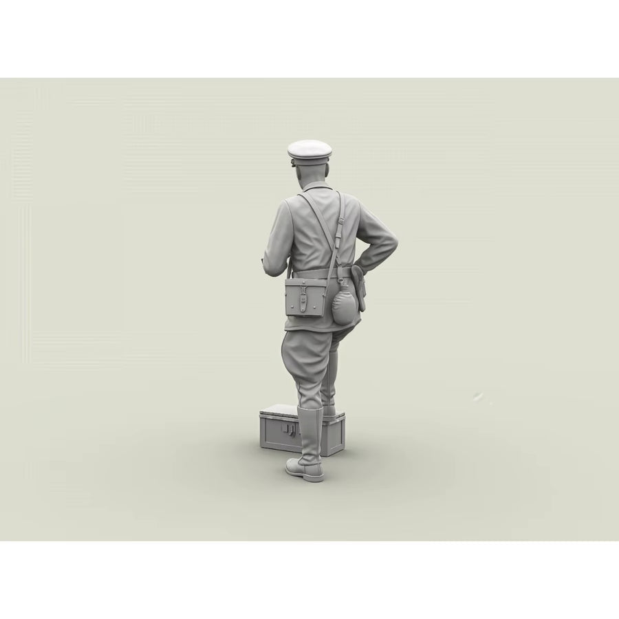 Soviet Red Army Officer with Peaked Cap and Medals 1/35 Resin Figure Kit - resin model view 5