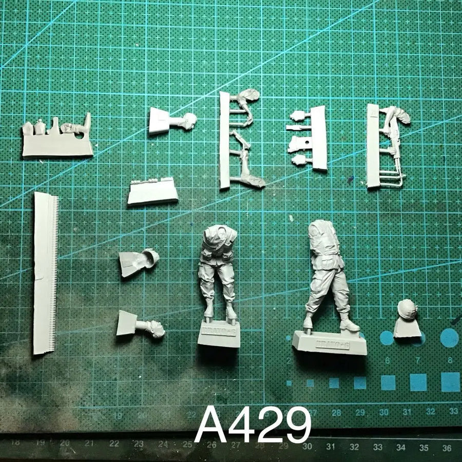 1/35 Resin Model Figure GK， Unassembled and Unpainted Kit
