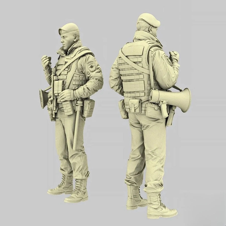 1/16 Resin Figure Unpainted Model Kit, Military Theme, Modern Russian Police on Patrol, Unassembled and Unpainted GK