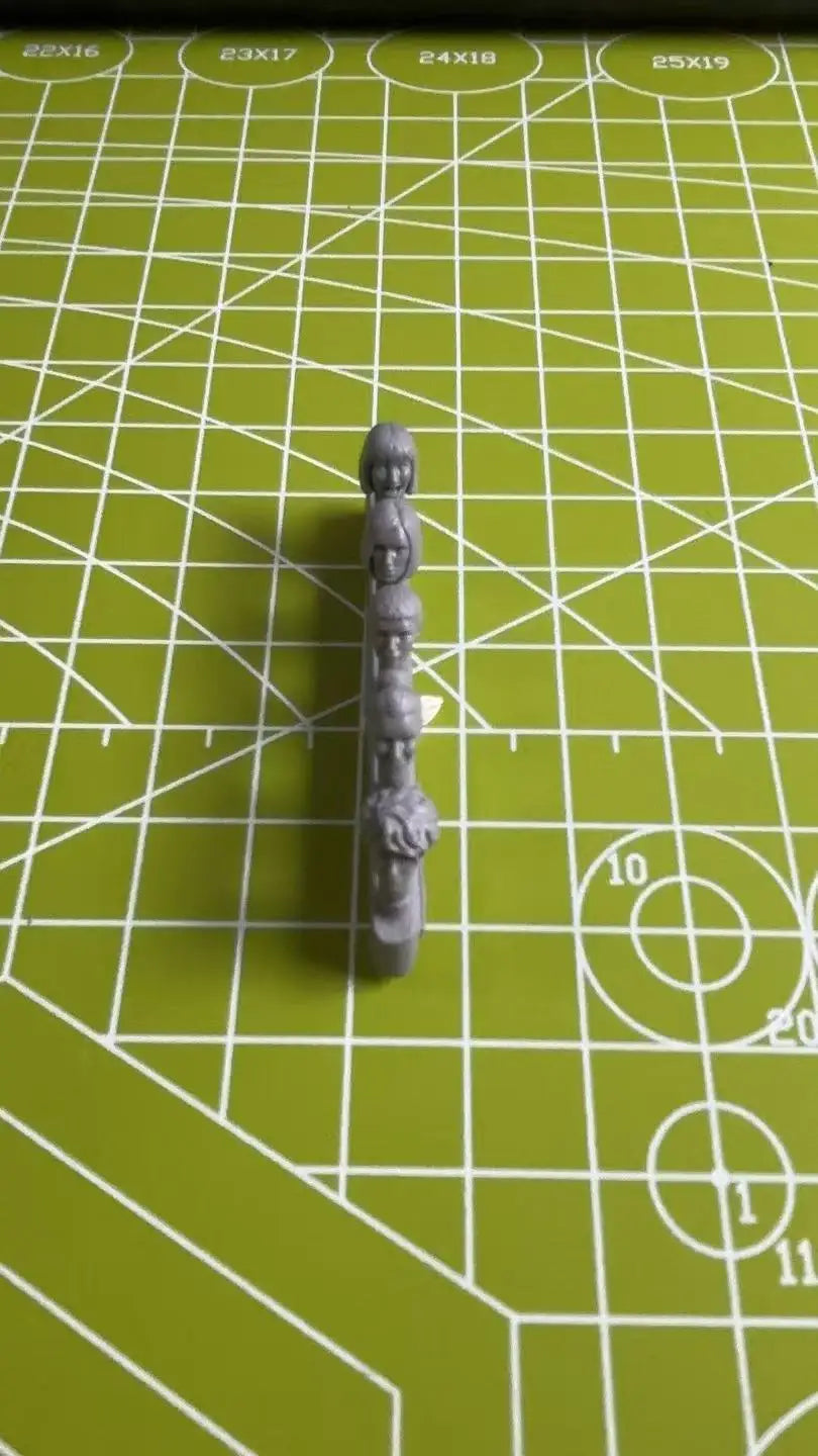 1/35 Female Head Set (Resin Accessory) - resin model view 5
