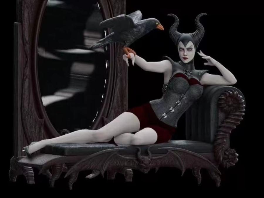 Fantasy Maleficent Dark Sorceress with Horned Headdress 1/24 Resin Bust Kit - resin model view 3