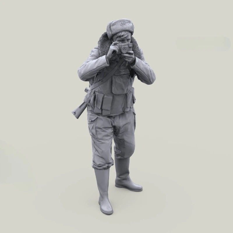 1/16 Scale Die-Cast Resin Figure Model Kit Russian Internal Troops Photographer Unassembled and Unpainted