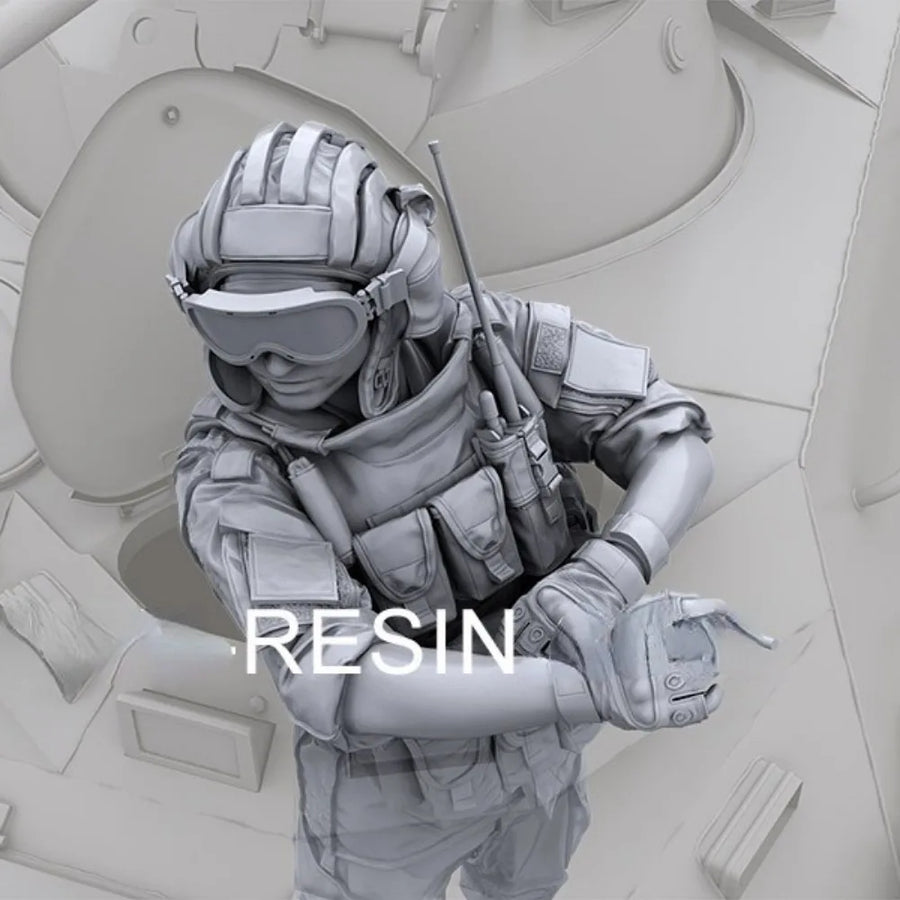 Modern US Special Forces Operator Signaling with Full Kit 1/35 Resin Figure Kit - resin model view 4