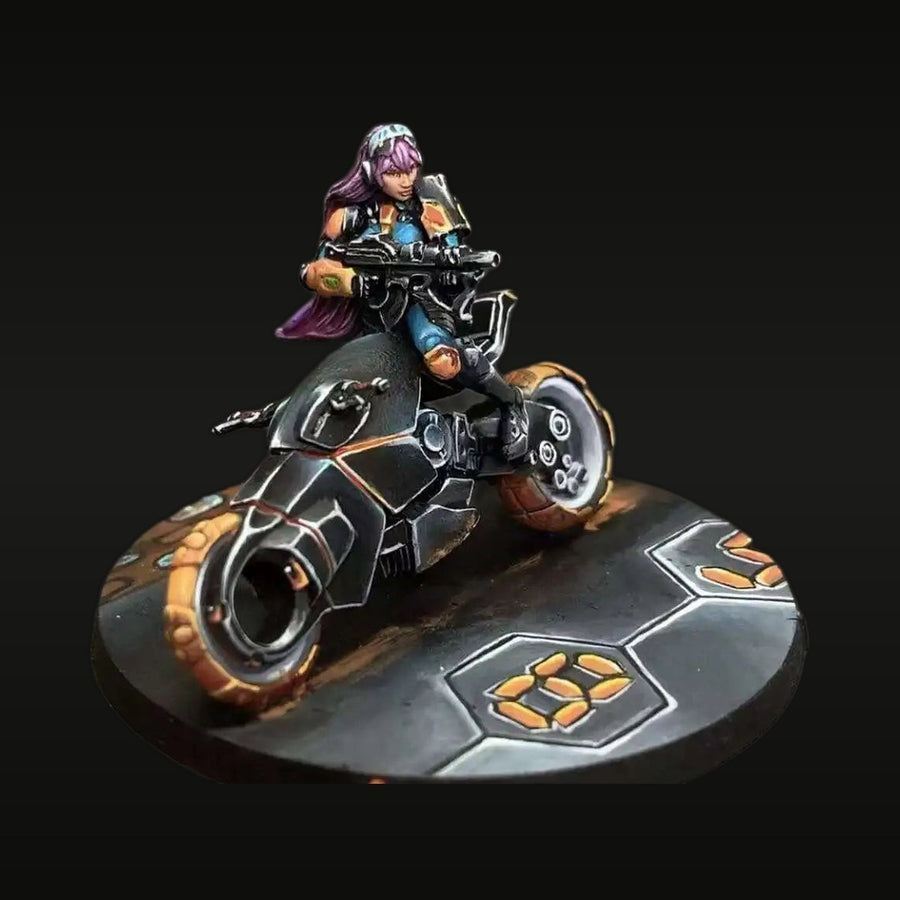 Cyberpunk Female Biker with Futuristic Motorcycle 28mm Sci-Fi Resin Figure Kit - unpainted resin model kit