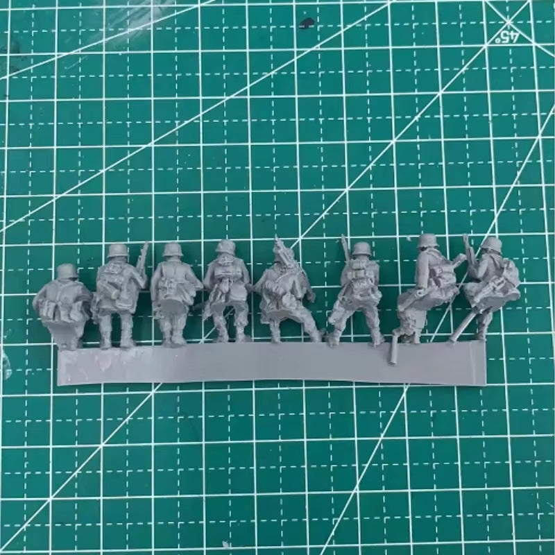 WWII Infantry Squad Standing Combat Poses 1/72 Resin Figure Kit - resin model view 5