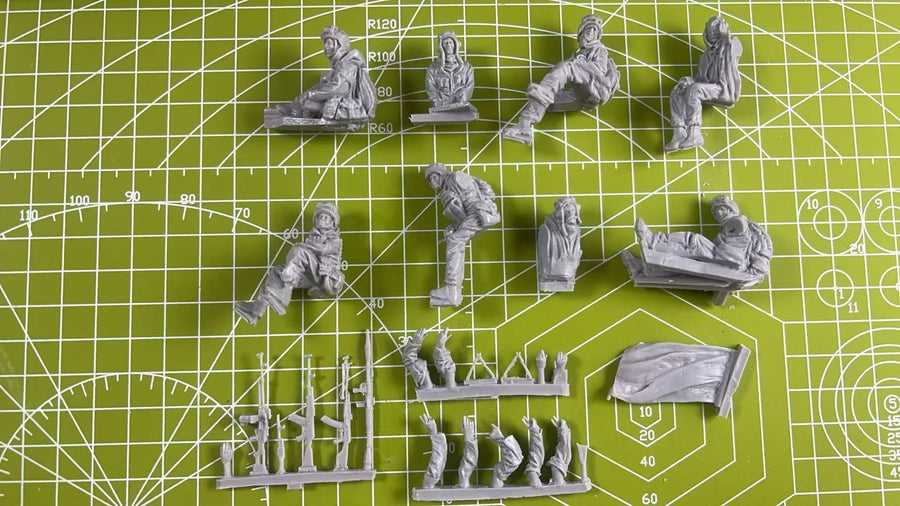 Modern Russian Soldiers on BTR APC with 7 Figures 1/35 Resin Diorama Kit - resin model view 4