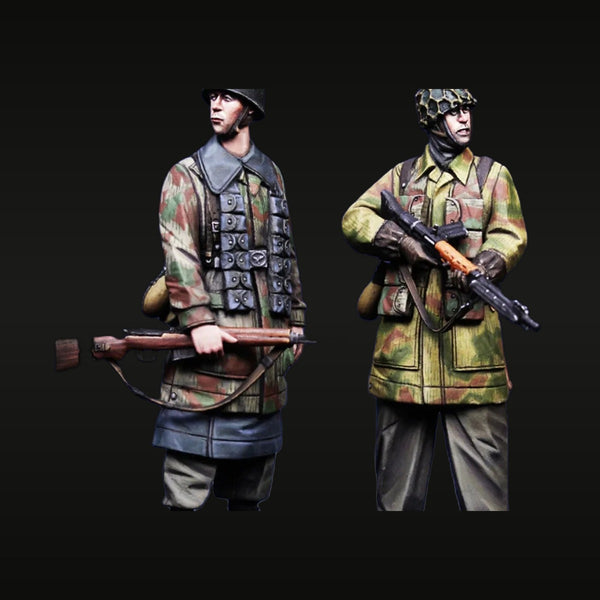 WWII German Soldiers with K98 & MP40 1/35 Resin Figure Kit