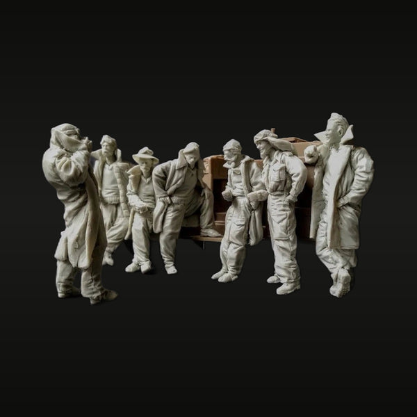 WWII Aircrew Ground Personnel 7-Figure Set 1/35 Resin Kit
