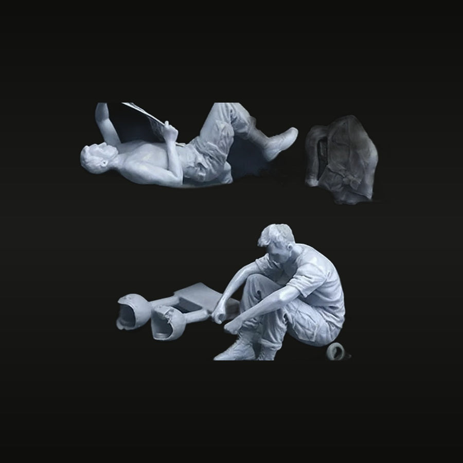 WWII Soldier Maintenance Set 3 Figures 1/35 Resin Kit - unpainted resin model kit