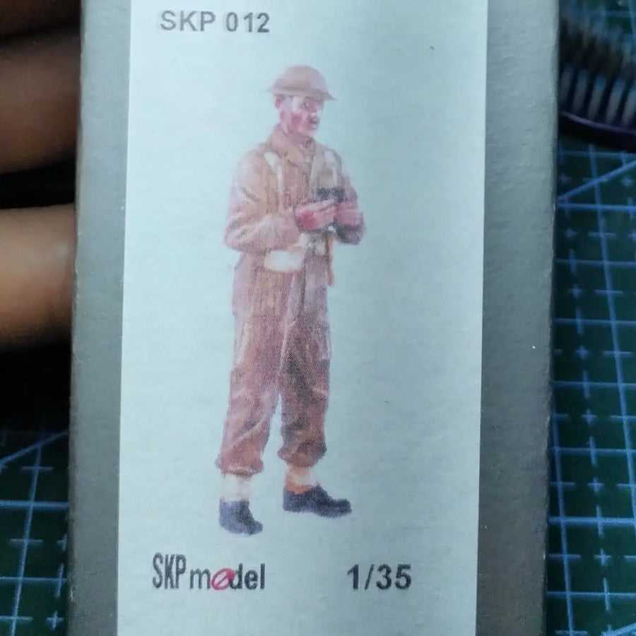 1/35 Resin Model Figure Gk，British Soldier , Unassembled and Unpainted Kit
