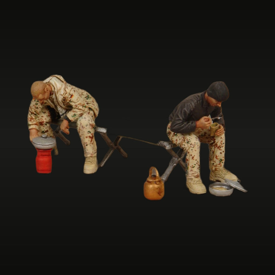 Modern German Bundeswehr Soldiers Desert Tropentarn 1/35 Resin Figure Kit - unpainted resin model kit