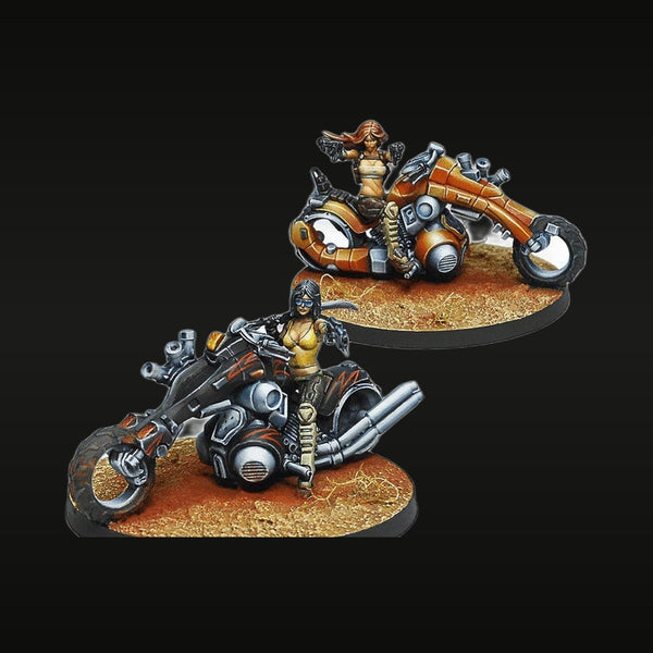 Post-Apocalyptic Female Motorcycle Riders with Heavy Weapons 28mm Resin Figure Set