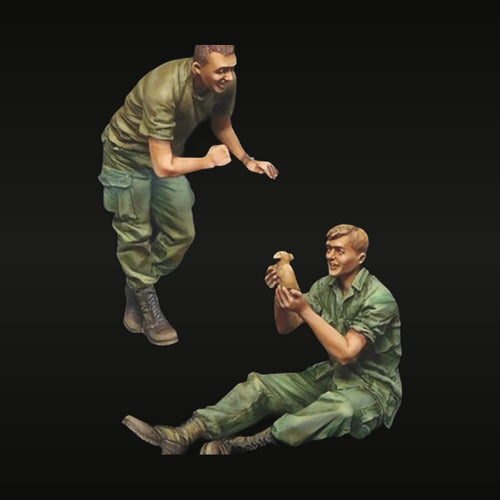 Vietnam War Soldiers with Ammo Can 1/35 Resin Figure Kit