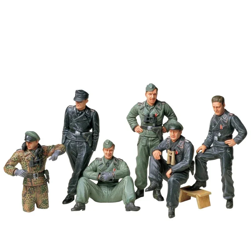 1/35 Doll Model 35201 German Tank Crew at Rest-Plastic Soldier Kit