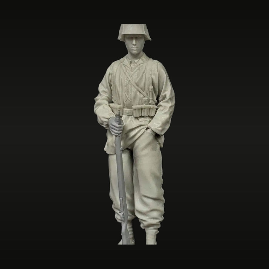 WWI German Soldier Stahlhelm M16 Rifle Bayonet 1/35 Resin Figure Kit - unpainted resin model kit