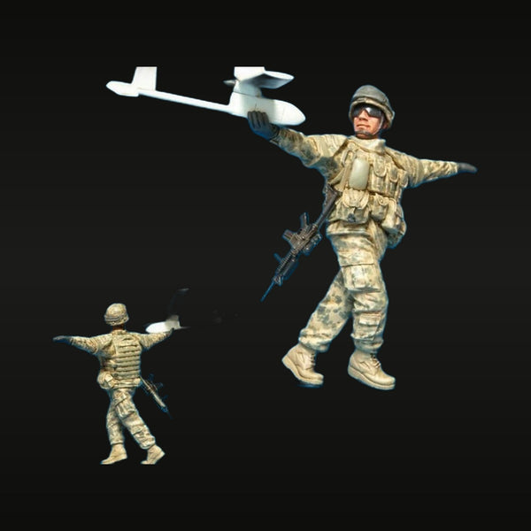 Modern US Soldier with Tactical UAV Drone Set of 2 1/35 Resin Figure Kit