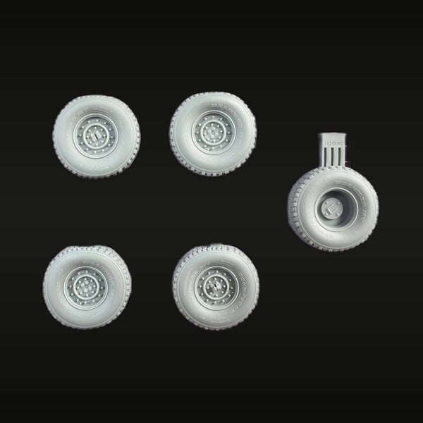 M1114 HMMWV Modern US Military Vehicle Wheel Set 1/35 Resin Kit