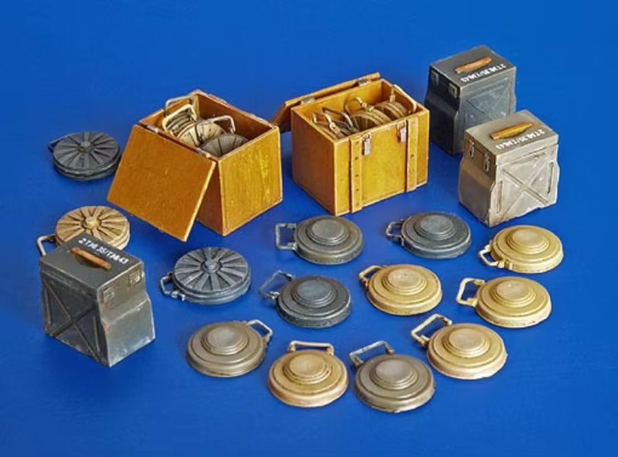 WWII German S-Mine & Teller Mine Set 1/35 Resin Diorama Accessory Kit - resin model view 2