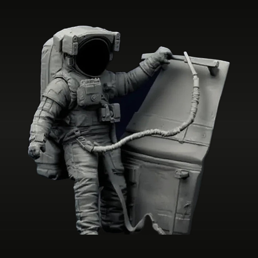 Sci-Fi Astronaut Lunar Explorer with Sample Collector 1/24 Resin Figure Kit - unpainted resin model kit