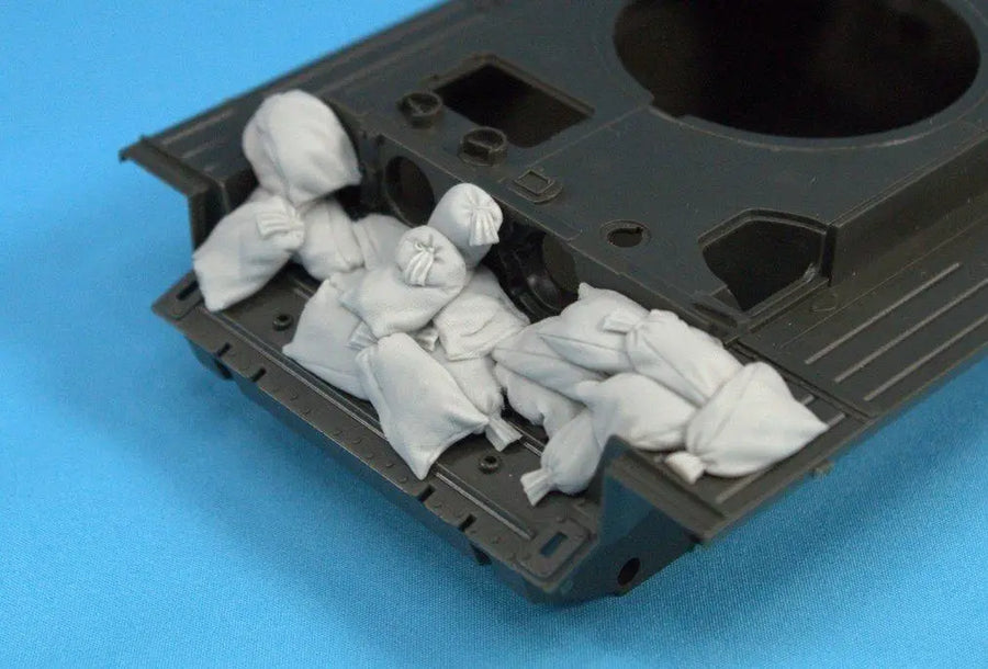 1:35 Cast Resin Model Assembly Kit, GK, Tank Stacks, Unpainted