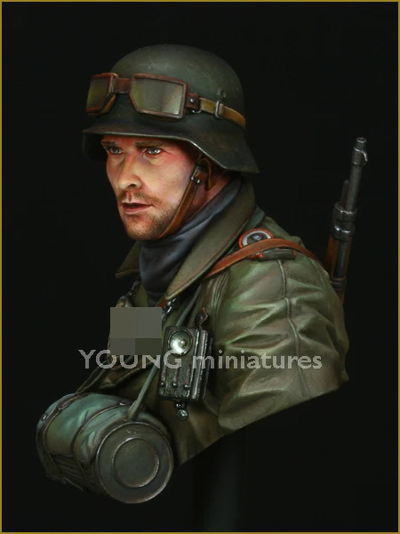 WWII German Infantry Soldier with K98 Rifle 1/10 Resin Bust - resin model view 2