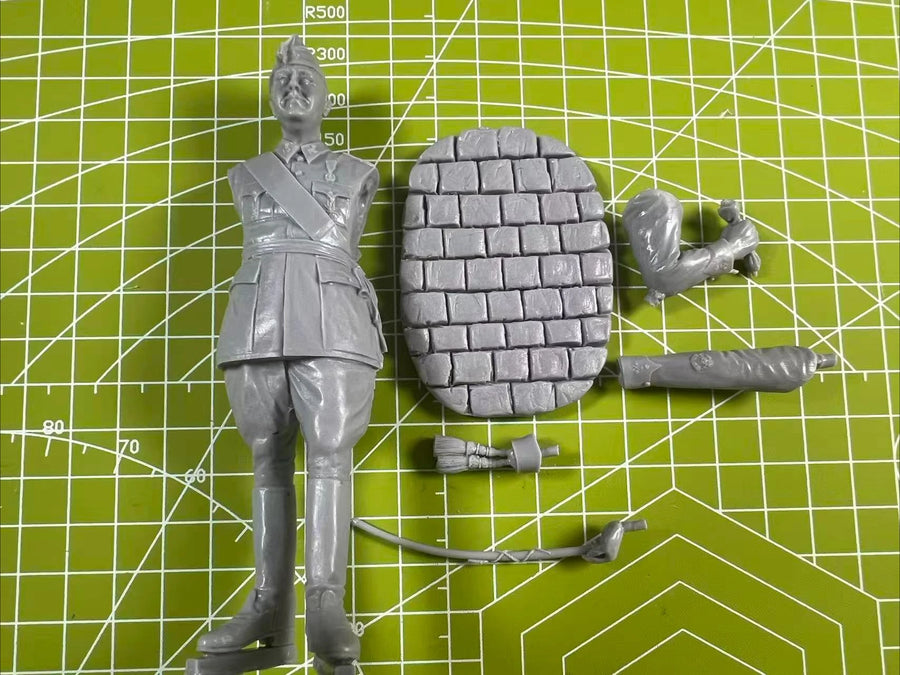 Spanish Civil War Nationalist Officer 120mm Resin Figure Kit - resin model view 2