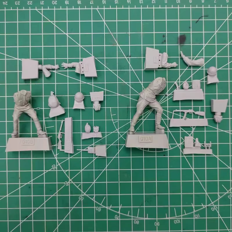 WWII Soviet Infantry Assault Squad with Bayonet 1/35 Resin Figure Kit - resin model view 2