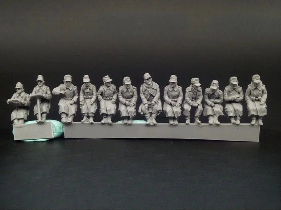 WWII German Seated Infantry Squad 12-Figure Set 1/72 Resin Kit - unpainted resin model kit