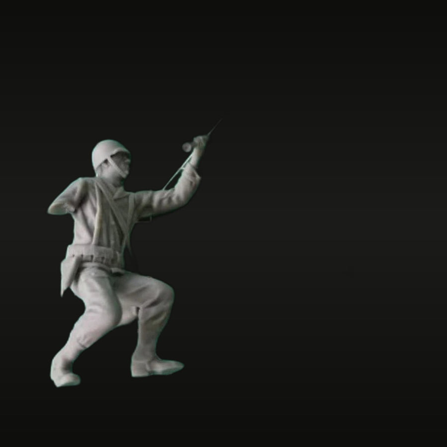 WWII US Army Soldier with M1 Garand Advancing 1/35 Resin Figure - unpainted resin model kit
