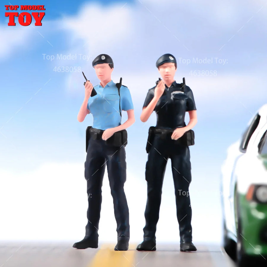 Painted Miniatures 1/64 1/87 1/43 1/18 Hong Kong Female Police Hold Intercom Scene Figure Accessory Unpainted Model for Decorate