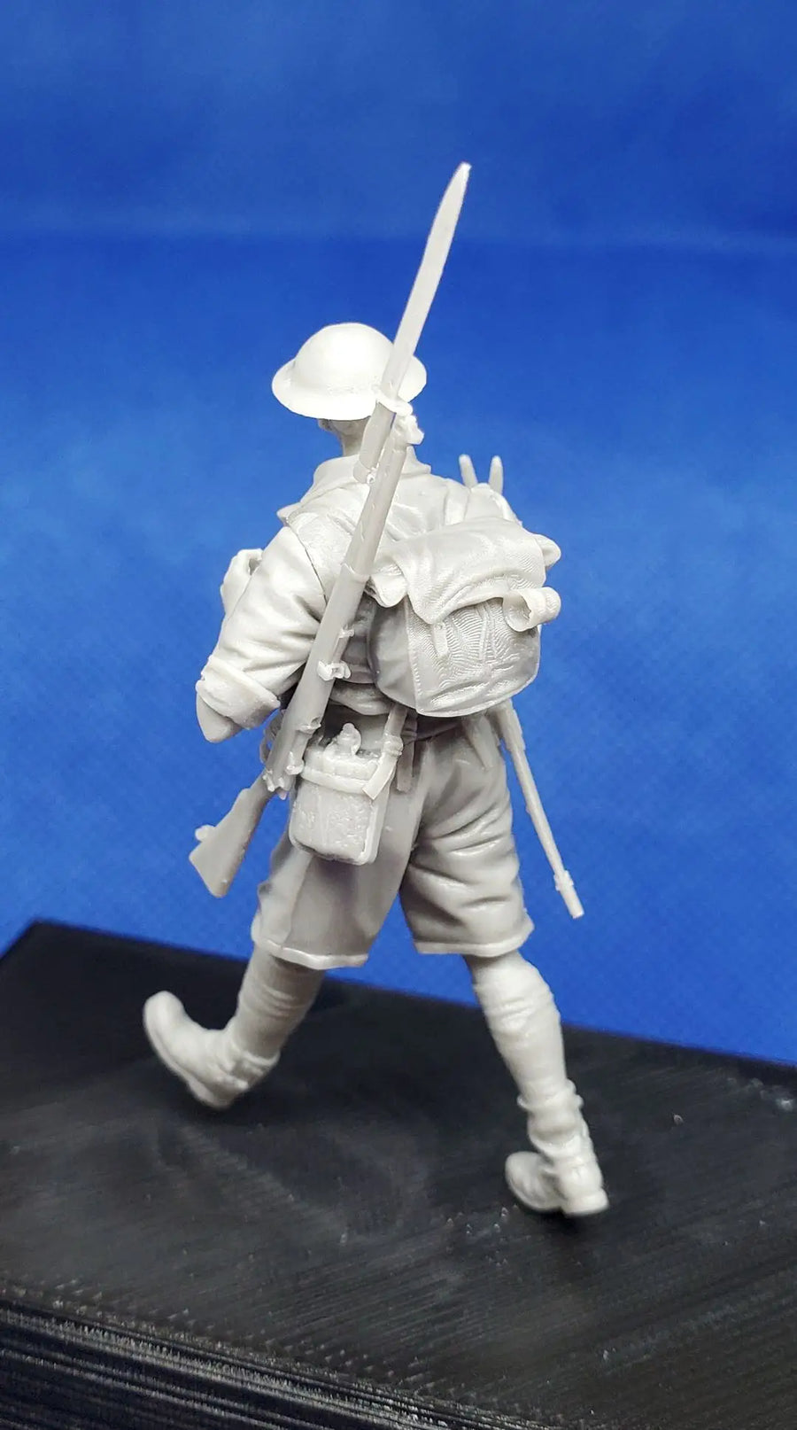 1/35 Resin Model Figure Gk，British Soldier , Unassembled and Unpainted Kit